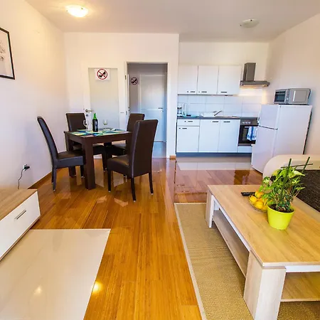 公寓 Leko-2 By Interhome