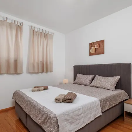 Leko-2 By Interhome * 诺维·维诺多尔斯基