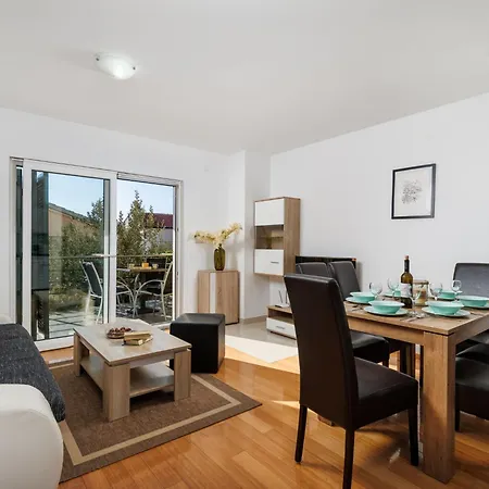 公寓 Leko-2 By Interhome *