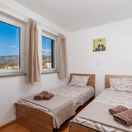 Appartamento Leko-2 By Interhome