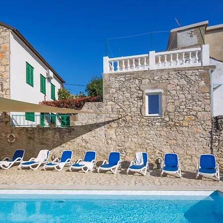 Leko-2 By Interhome Нови-Винодолски